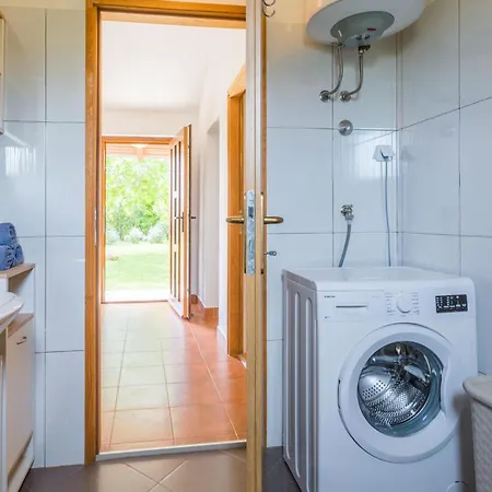 2 Bedroom Awesome In Ferienhaus *