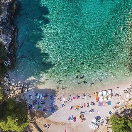 Vikendica Radeki Glavica With Fireplace I Loborika